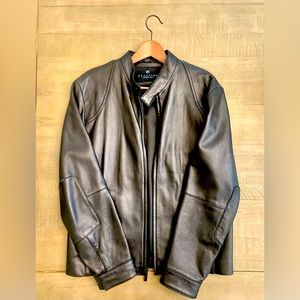 Men’s Kenneth Cole Reaction jacket! In great condition.